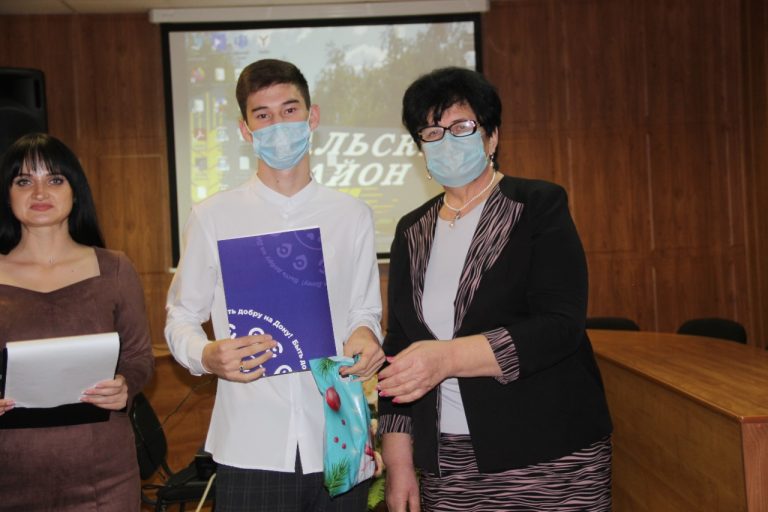Read more about the article Церемония награждения добровольцев-волонтеров акции взаимопомощи #МыВместе «ДоброФест»