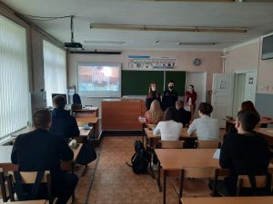 Разъяснительные беседы с учащимися СОШ г. Сальска на тему: «Миротворческая операция РФ в Украине»