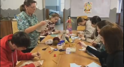 Подробнее о статье Мастер-класс “Сувенирная кукла” в детской художественной школе г. Сальска