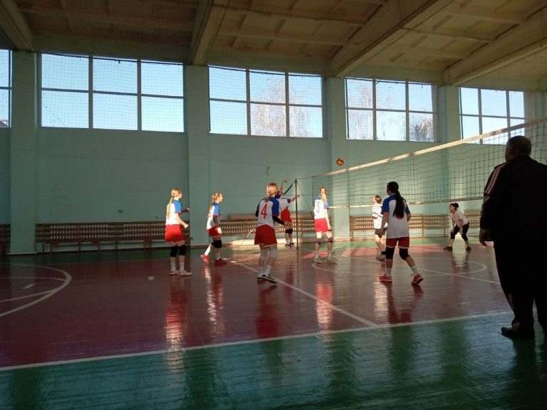 Подробнее о статье Женская команда по волейболу Сальского ИУБиП заняла I МЕСТО в выездном турнире