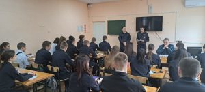 Читать далее о этой статье Профилактическая беседа со студентами Сальского ИУБиП о вреде употребления наркотиков и ответственности их распространение