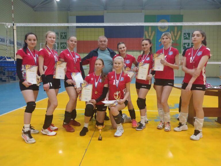 Подробнее о статье Женская команда по волейболу спортивного клуба “Легион” Сальского ИУБиП заняла 3 место