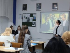 Читать далее о этой статье Открытый урок на тему: «Образ О. И. Дымовой в рассказе А. П. Чехова «Попрыгунья»»