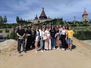 Читать далее о этой статье Студенты отделений «Дизайн» и «Преподавание в начальных классах» посетили парк «Лога»