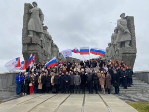 Читать далее о этой статье Международный форум «Символы Победы», посвященный Дню памяти неизвестного солдата