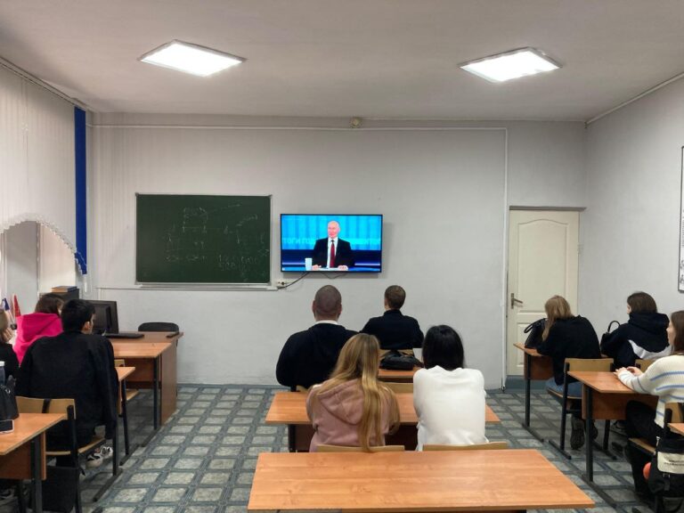 Читать далее о этой статье Просмотр «Итогов года и прямой линии с В. В. Путиным»