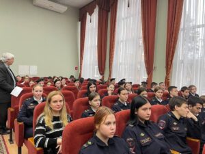 Читать далее о этой статье Студенты Сальского ИУБиП приняли участие в торжественном мероприятии по передаче орденов Мужества посмертно членам семей участников СВО