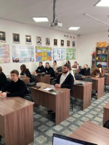 Читать далее о этой статье Дискуссия на тему «Высокий уровень социальной поддержки: плюсы и минусы».