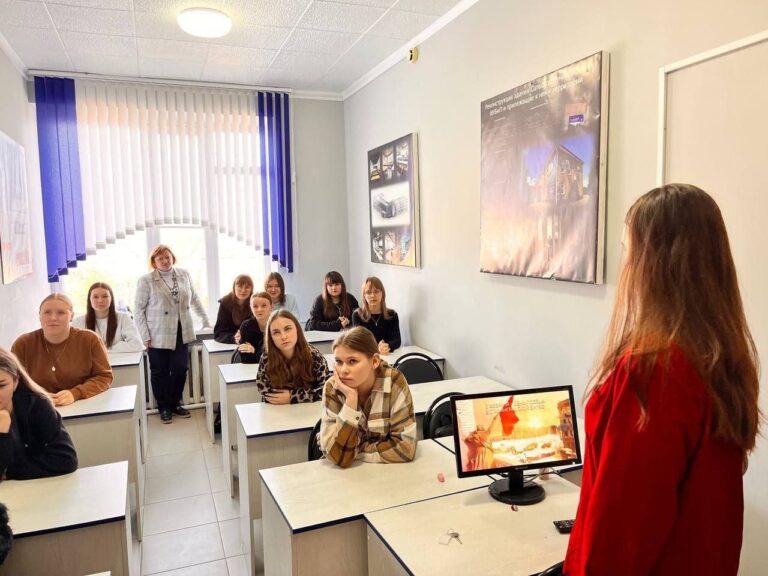 Читать далее о этой статье Студенты 1-3 курсов специальности «Дошкольное образование» провели кураторский час, посвященный Дню Победы в Сталинградской битве