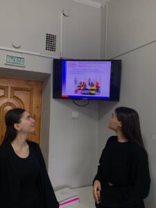 Читать далее о этой статье Студенты 3 курса специальности «Преподавание в начальных классах» подготовили к практическому занятию презентации на тему «Деятельностно-ориентированное обучение»