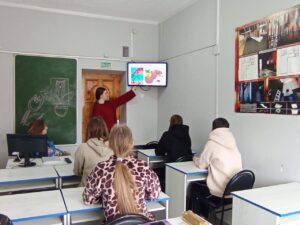 Читать далее о этой статье Студенты 2 курса специальности «Дошкольное образование» познакомились с аппликацией в технике «Кант»
