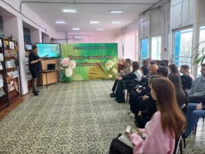 Читать далее о этой статье В преддверии 8 Марта студенты 1-2 курсов отделения «Дизайн» посетили Центральную библиотеку