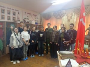 Читать далее о этой статье Первый курс отделения Дизайн (по отраслям) посетили музей революционных и боевых традиций «Служу отечеству»