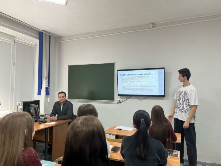 Читать далее о этой статье Кураторские часы, посвященные истории интернета в России и безопасности в сети интернет