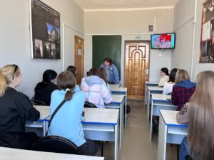 Читать далее о этой статье У студентов специальности «Дошкольное образование»  прошёл кураторский час, посвященный Международному дню Весны и Труда