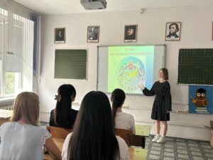 Читать далее о этой статье Студенты 3 курса специальности «Преподавание в начальных классах» провели кураторский час, приуроченный ко Дню России
