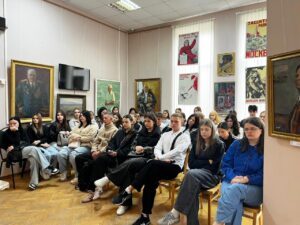 Читать далее о этой статье Первокурсники нашего института посетили Сальский художественный музей имени народного художника В.К. Нечитайло