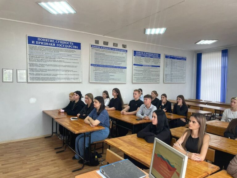 Читать далее о этой статье Студенты-первокурсники отделения «Юриспруденция» приняли участие в «Разговорах о важном» на тему «Русский язык в эпоху цифровых технологий»