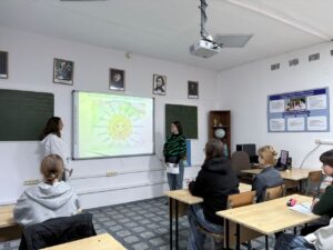 Читать далее о этой статье Студенты 3 курса отделения «Преподавание в начальных классах» провели кураторский час, посвященный Дню пожилого человека