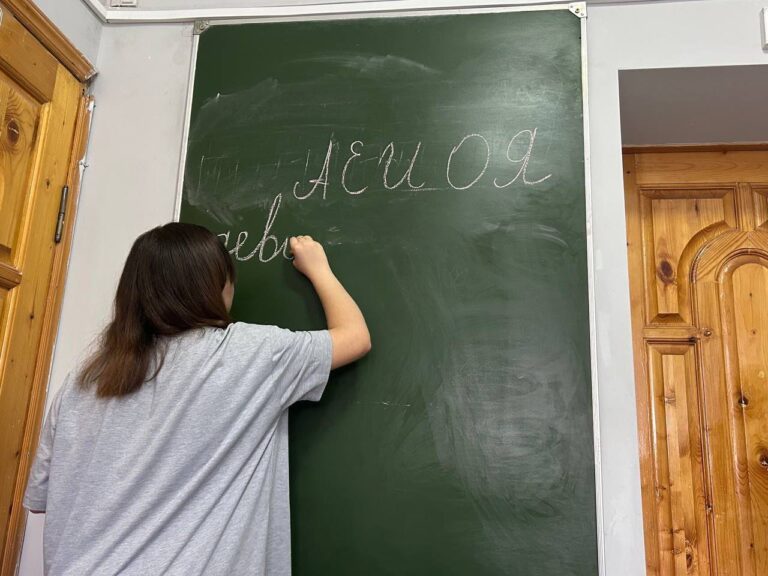 Читать далее о этой статье Студенты 3 курса отделения «Преподавание в начальных классах» подготовили и продемонстрировали открытые уроки по русскому языку