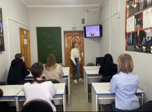 Читать далее о этой статье Кураторский час на тему — этическое общение: искусство говорить и слышать!