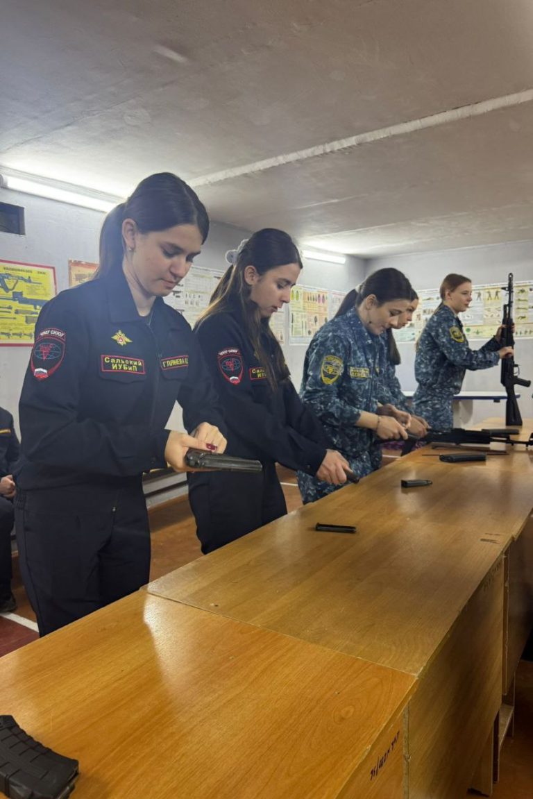 Читать далее о этой статье Студенты группы К3ПД1 провели практическое занятие по сборке и разборке пистолета Макарова (ПМ) и автомата Калашникова