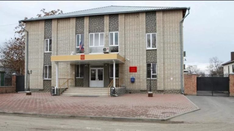 Читать далее о этой статье Студенты 2 курса отделения «Юриспруденция» совершили увлекательную экскурсию в Сальский районный суд!