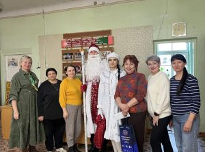Читать далее о этой статье В преддверии Нового года, трудовые коллективы организаций-партнёров ЧПОУ СИ ЮУ получили весёлые, зажигательные поздравления от Деда Мороза и Снегурочки