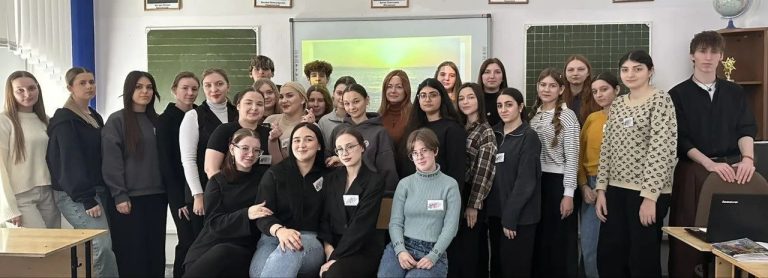 Читать далее о этой статье Студент 4 курса специальности «Преподавание в начальных классах» провёл кураторский час на тему «Мир в деталях: понимание стилей общения»