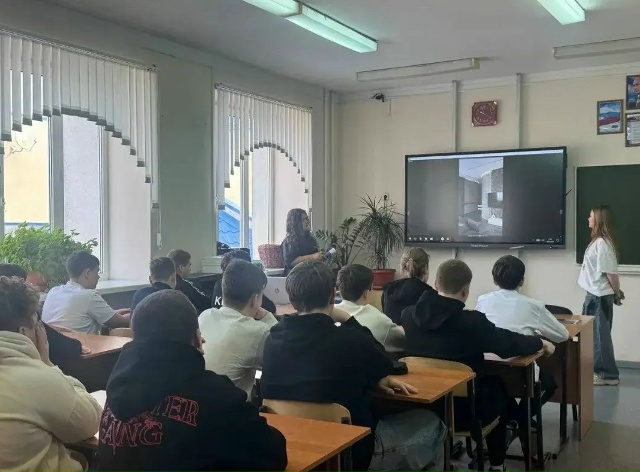 Читать далее о этой статье Студентки 2-го курса отделения «Дизайн» провели  профориентационное мероприятие для учащихся Целинской СОШ №32!