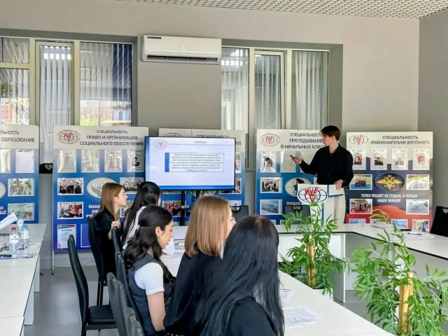 Читать далее о этой статье Студенты специальностей «Преподавание в начальных классах» и «Дошкольное образование » успешно прошли предзащиту выпускных квалификационных работ!