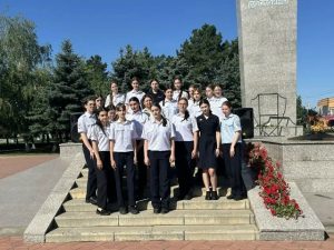 Cтуденты специальности «Правоохранительная деятельность» возложили цветы к мемориальному комплексу «Поклон»