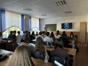 Читать далее о этой статье В молодёжной среде для студентов Сальского ИУБиП были организованы кураторские часы на тему «Не попадись на крючок, не стань жертвой вербовки»